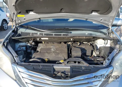 2012 Toyota Sienna Limited V6 7 Passenger z USA, uszkodzony, nr VIN 5TDYK3DC7CS211460